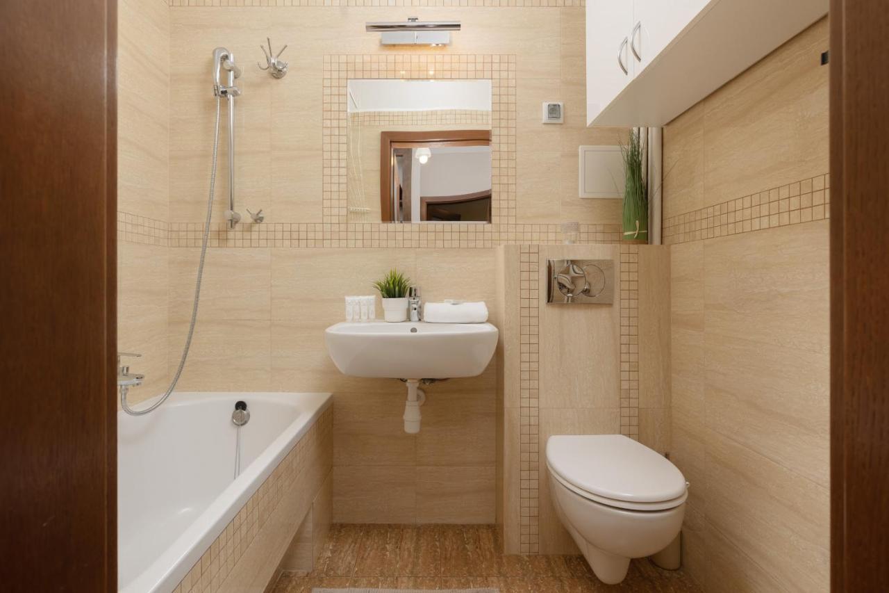 Metro Raclawicka Cozy Studio Apartment By Noclegi Renters Varşova Dış mekan fotoğraf