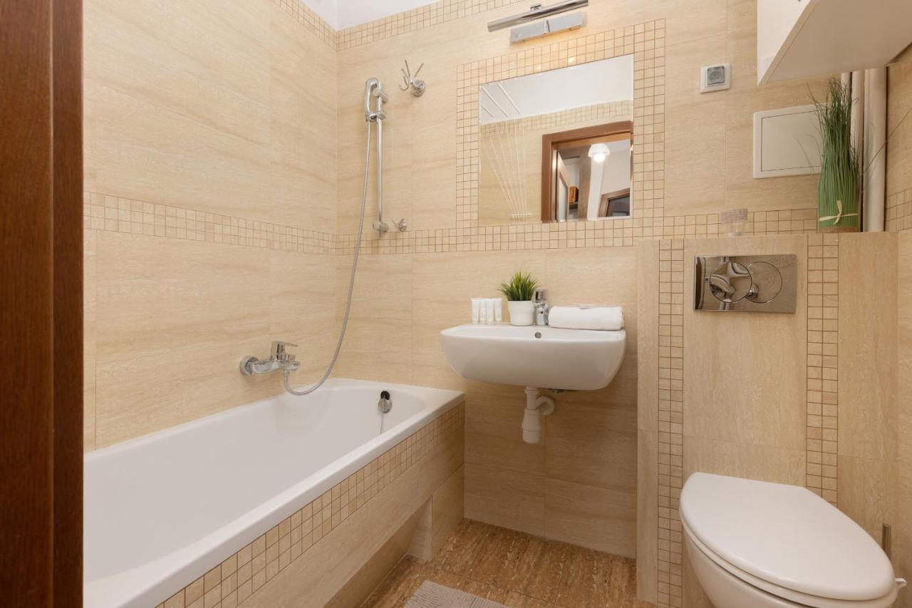 Metro Raclawicka Cozy Studio Apartment By Noclegi Renters Varşova Dış mekan fotoğraf